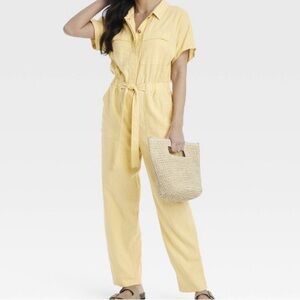 Women’s Short Sleeve Linen Boiler suit.   size.   2.      Color.  Yellow .